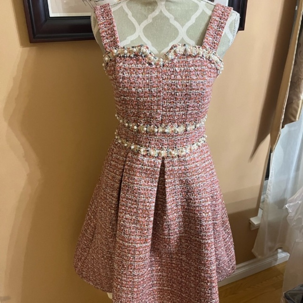 ⭐️SOLD⭐️Gorgeous tweed and pearl Jacket and Dress set - Picture 11 of 16